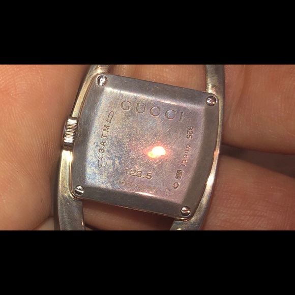 GUCCI Chiodo SOLID SILVER Ladies Watch YA123501 - Picture 7 of 8